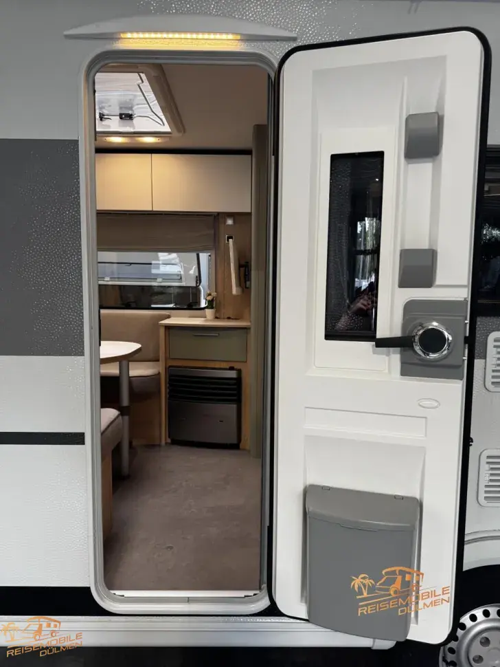 Fahrzeugbild LMC Style 460 E #13