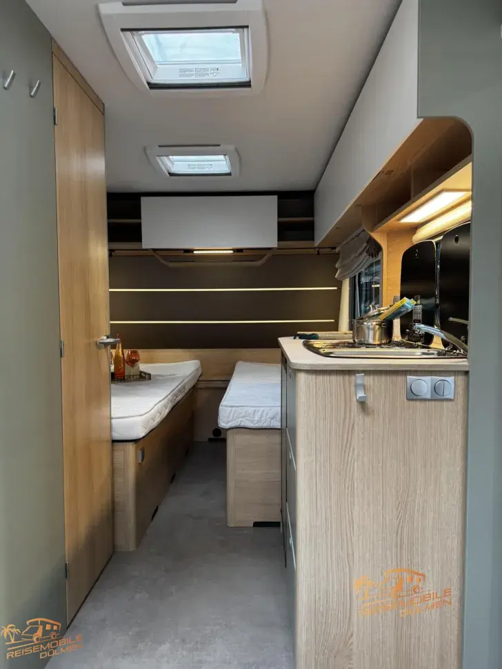 Fahrzeugbild LMC Style 460 E #19