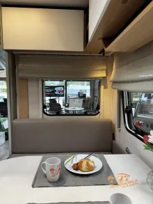 Fahrzeugbild LMC Style 460 E #20