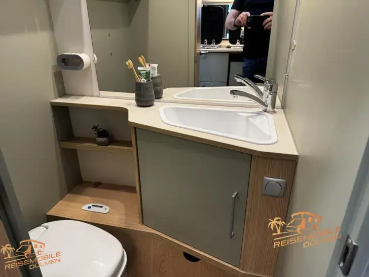 Fahrzeugbild LMC Style 460 E #26