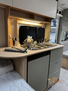 Fahrzeugbild LMC Style 460 E #28