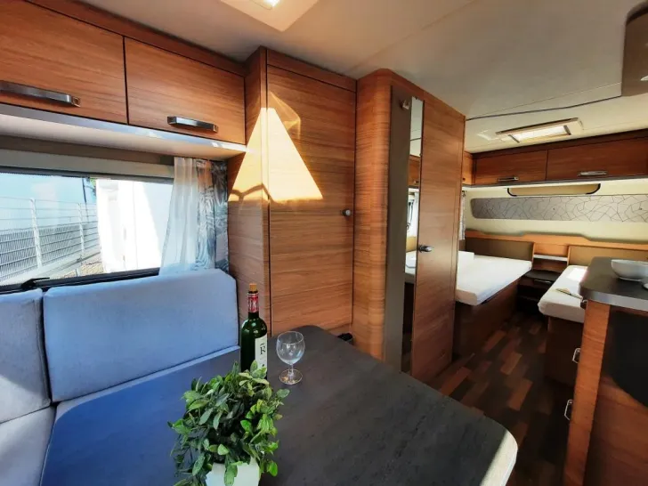 Fahrzeugbild Weinsberg CaraOne 480 EU Wie neu/Rundsitzgruppe #6