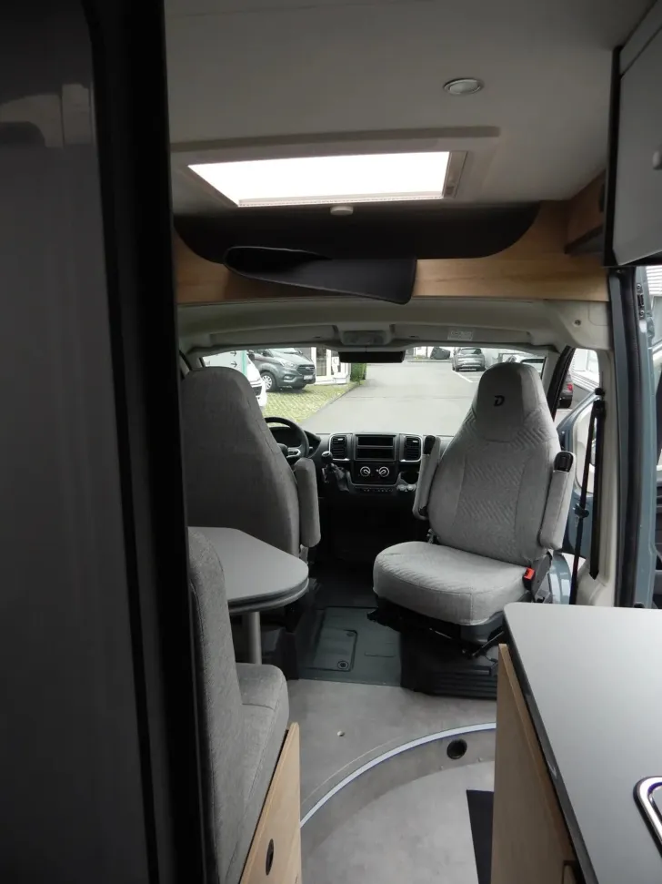 Fahrzeugbild Dethleffs Globetrail 600 DS Fiat Schwenkbad #10