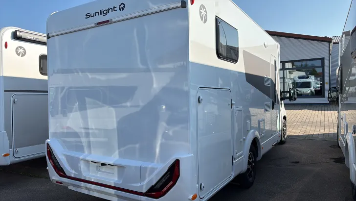 Schräg Hinten Sunlight T 67S