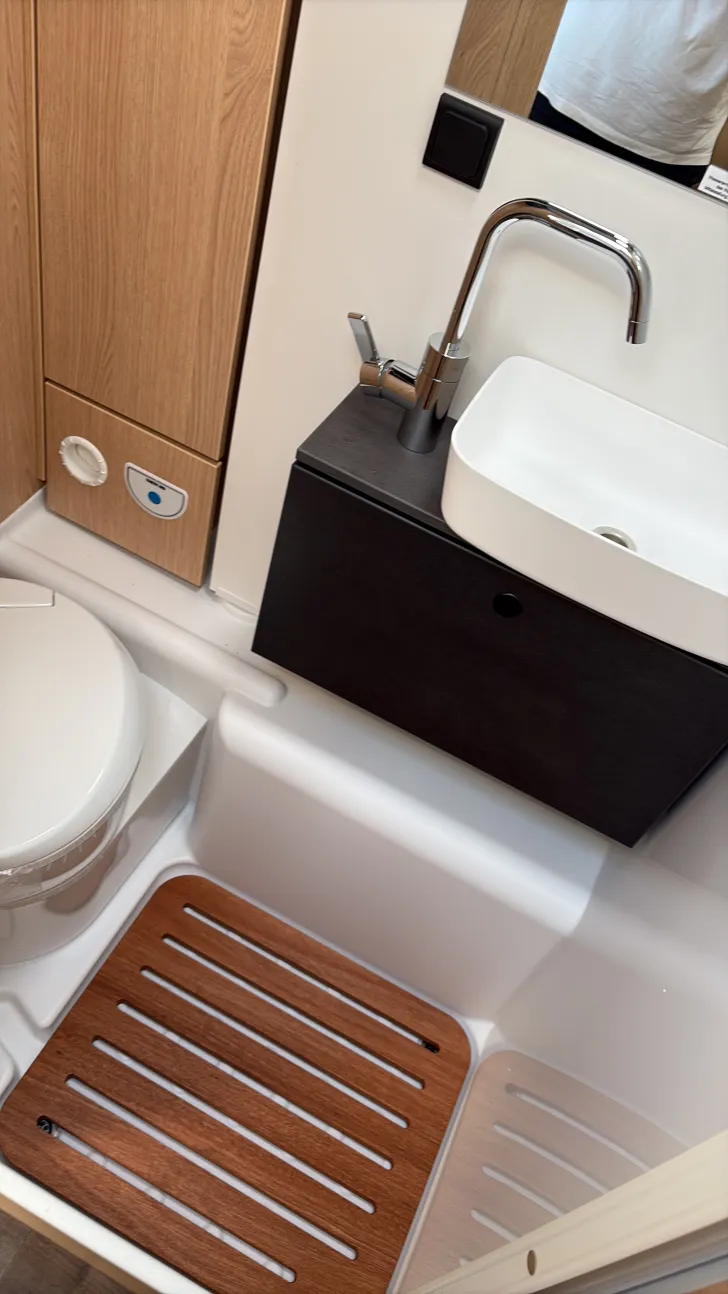Toilette Sunlight T 67S