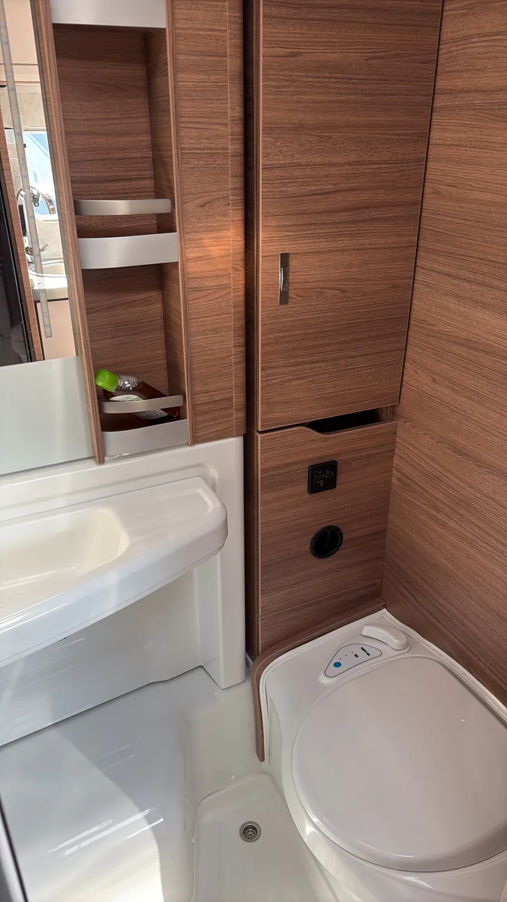 Toilette Knaus Van TI 640 MEG VANSATION Sofort verfügbar