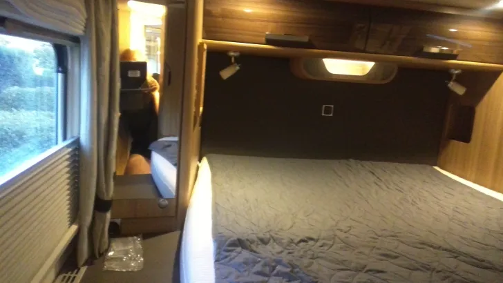 Grundriss Nacht Knaus Sun I 900 LX , 42700 Km
