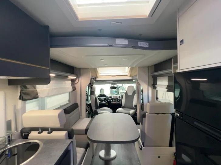 Fahrzeugbild Chausson VIP 650/1.Hand/Hubbett/Solar/FINANZIERUNG #9