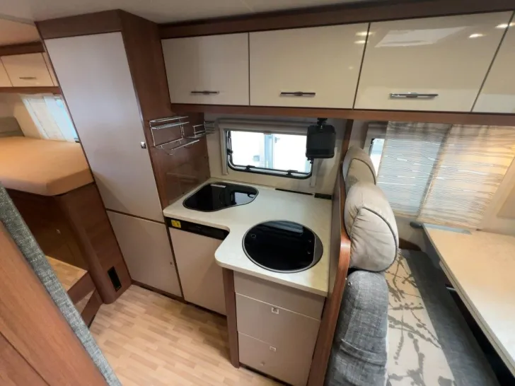 Fahrzeugbild LMC I675 G Sportline/Eunzelbetten+Hubbett/Markise #14