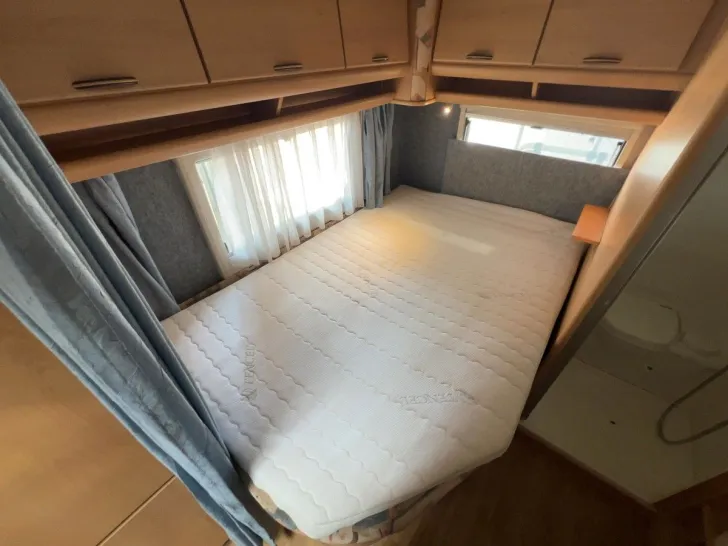Fahrzeugbild Rotec 6400 TI/Festbett/Solar/Markise #11