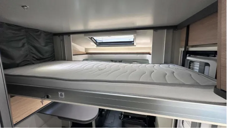 Fahrzeugbild GIOTTILINE Compact CX69 Premiere Edition Queensbett #4