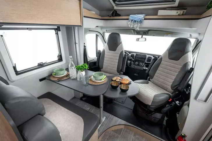 Fahrzeugbild GIOTTILINE Compact CX60 Premiere MJ27 - Super Kompakt #5