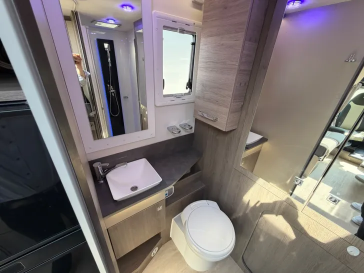 Fahrzeugbild Challenger 260 Graphit Ultimate #37