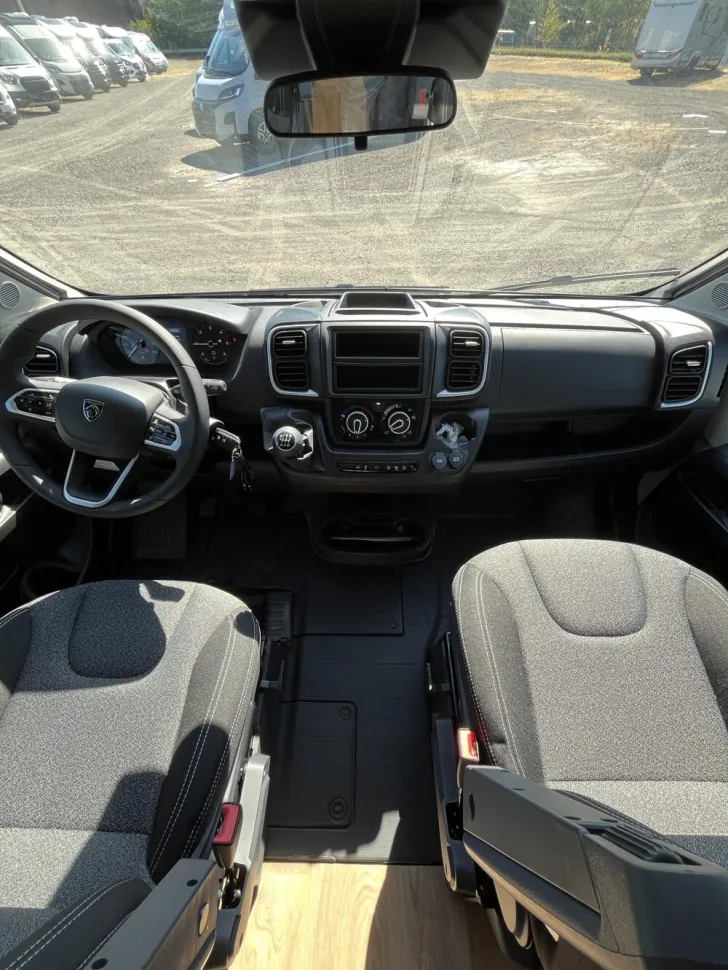 Fahrzeugbild Crosscamp EXPDN 7.4 E Peugeot #6