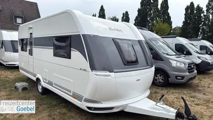 Schräg Vorne Hobby De Luxe 540 UL