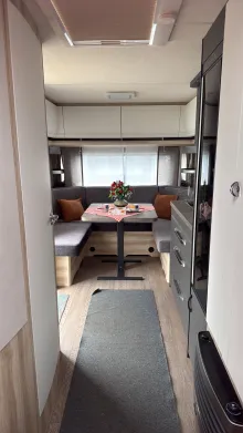 Sicht vorne-hinten Hobby De Luxe 540 UL