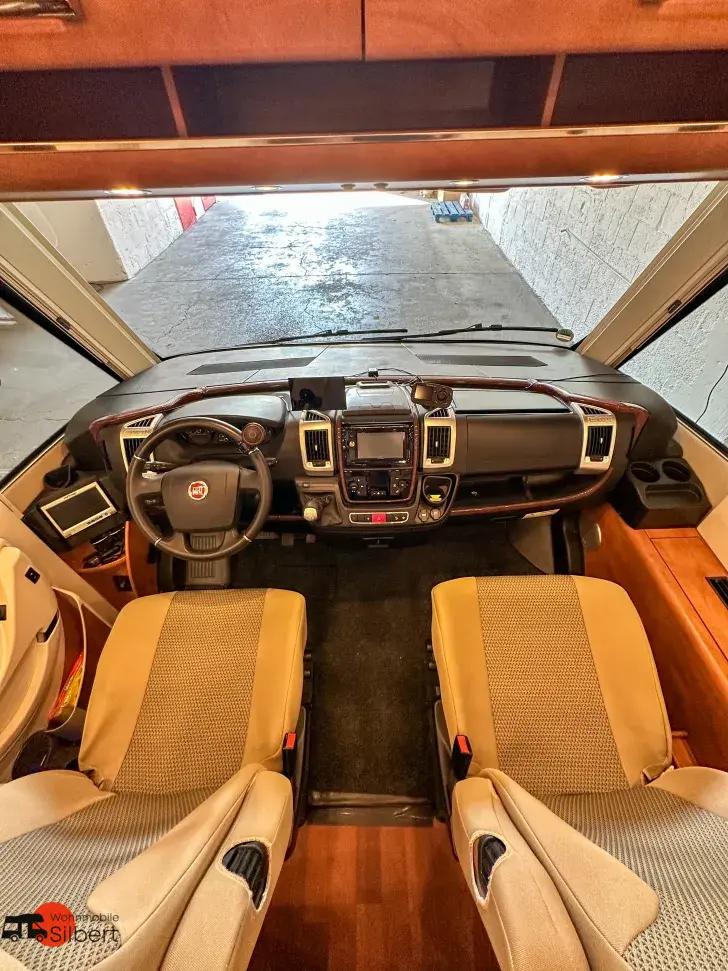 Fahrzeugbild Carthago chic c-line I 5.5 XL LE - Solar*Lithium*Stützen*ALDE #18