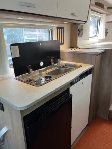 Fahrzeugbild Carado V 337 Navi,AT,TV,Solar Top gepflegt #12