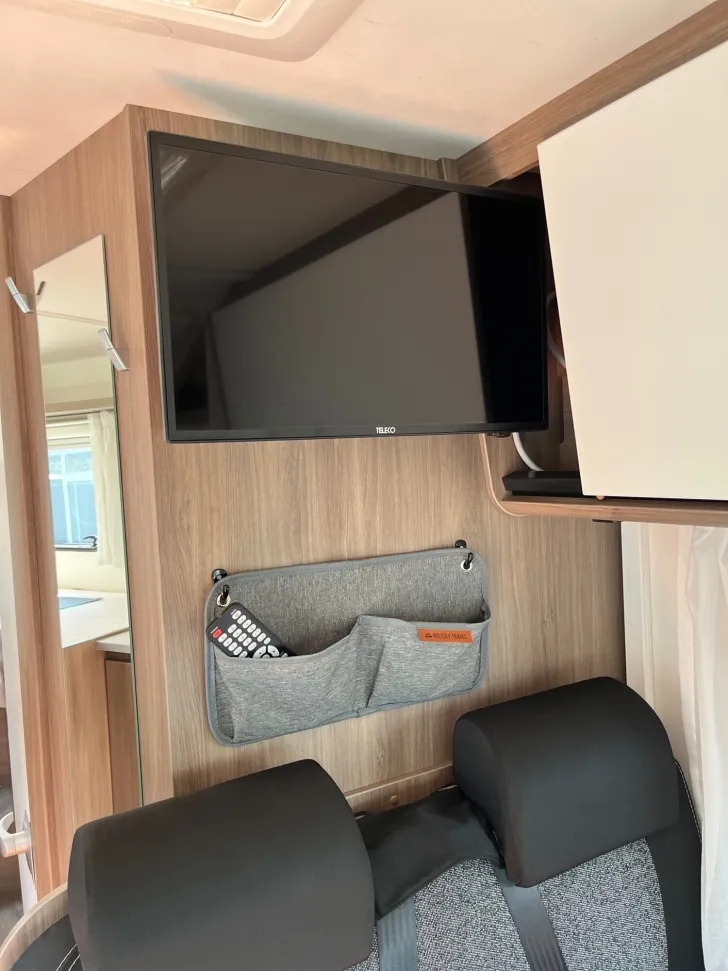 Fahrzeugbild Carado V 337 Navi,AT,TV,Solar Top gepflegt #20
