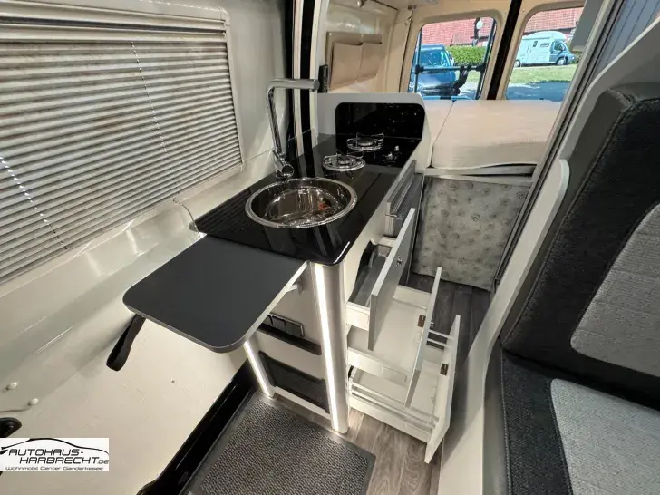 Fahrzeugbild Ahorn Camp Van 550-Allwetter-Solar-Radtr.-Küche #23