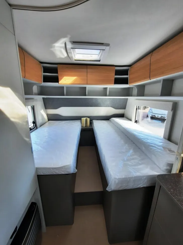 Fahrzeugbild Bürstner B66 Plus 520 TL Verfüg./Sparen Sie 4.630,- € #11