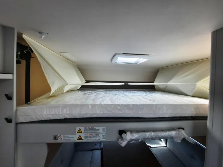 Fahrzeugbild Bürstner B66 Plus 520 TL Verfüg./Sparen Sie 4.630,- € #12