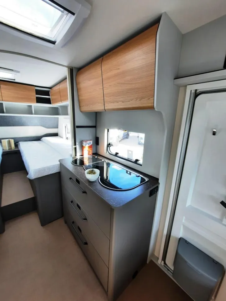 Fahrzeugbild Bürstner B66 Plus 520 TL Verfüg./Sparen Sie 4.630,- € #13
