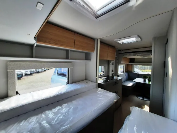 Fahrzeugbild Bürstner B66 Plus 520 TL Verfüg./Sparen Sie 4.630,- € #8