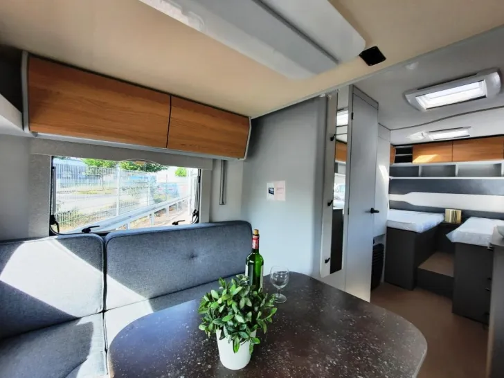 Fahrzeugbild Bürstner B66 Plus 520 TL Verfüg./Sparen Sie 4.630,- € #5