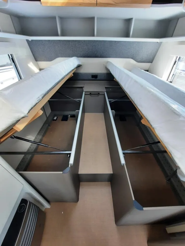 Fahrzeugbild Bürstner B66 Plus 520 TL Verfüg./Sparen Sie 4.630,- € #19