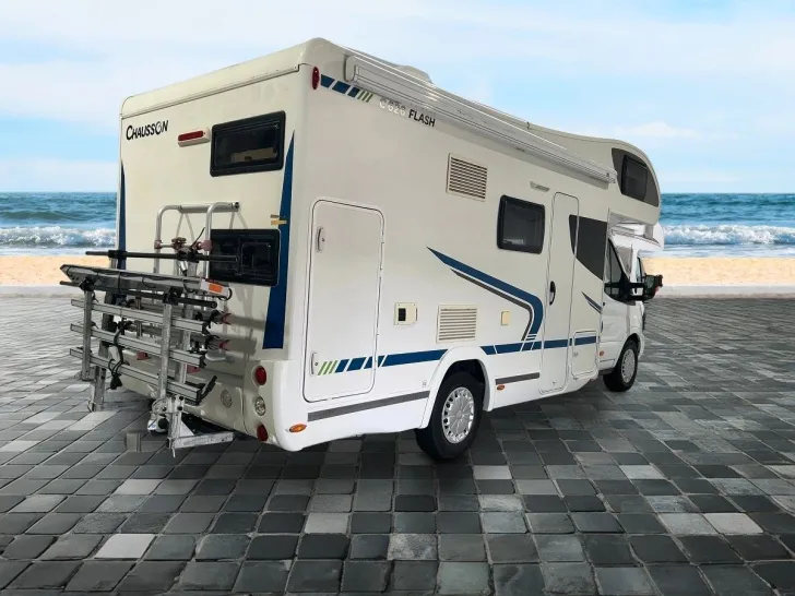 Fahrzeugbild Chausson Flash C626/ETTAGENBETTEN/6 Schlafplätze / TOP #4