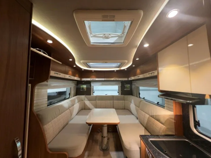 Fahrzeugbild Frankia Exclusiv 640/Rundsitzgruppe/Heckgarage #9