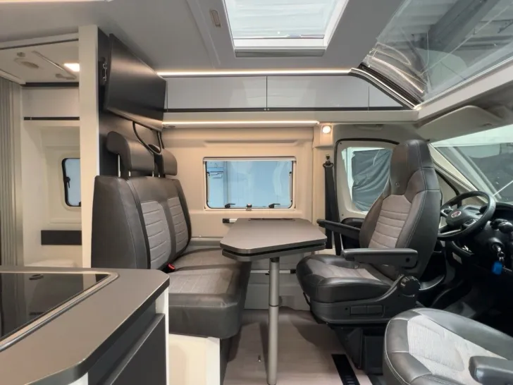 Fahrzeugbild Adria Twin 640SGX Supreme/1.Hand/Festbett/Klima/180 PS #10