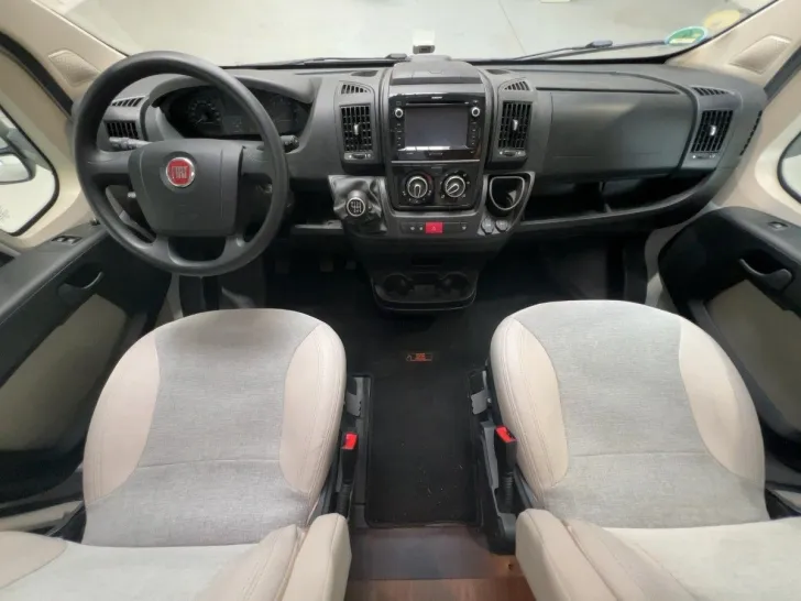 Fahrzeugbild Carado T 348/Festbett/2xKlimaanlage/Markise/Euro6 #6