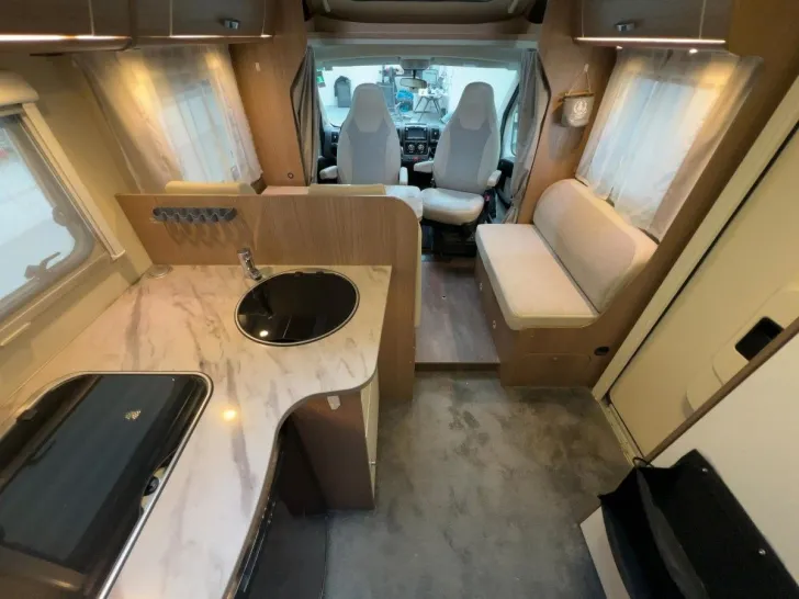 Fahrzeugbild Carado T 348/Festbett/2xKlimaanlage/Markise/Euro6 #8