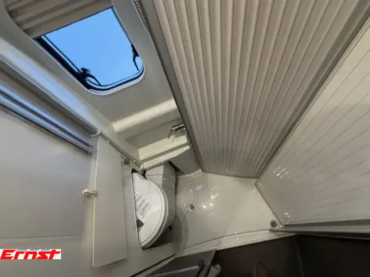 Fahrzeugbild Malibu Van First Class - Two Rooms 640 LE RB charming GT skyview #5