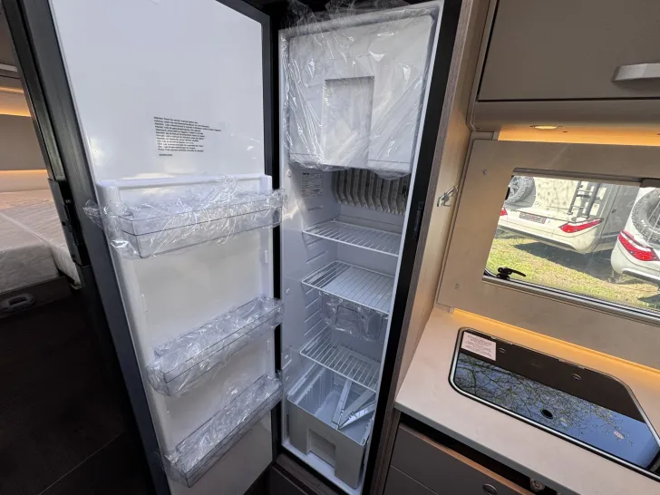Fahrzeugbild Carado T328 *140PS*Automatik*5. Sitzplatz*Hubbett* #14