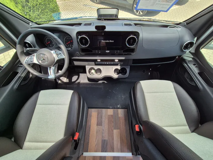Fahrzeugbild Weinsberg CaraCompact Suite 640 MEG MB EDITION [PEPPER] #10