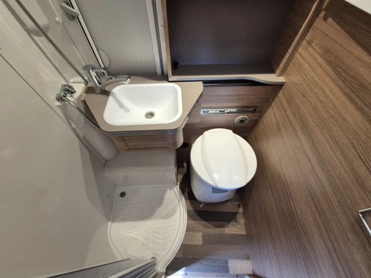 Fahrzeugbild Weinsberg CaraCompact Suite 640 MEG MB EDITION [PEPPER] #27