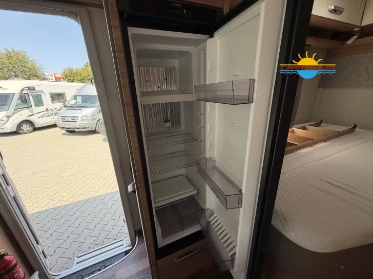 Fahrzeugbild Weinsberg CaraSuite 650 MF*SOLAR*NAVI*LUFTFEDERUNG* KLIMA #17