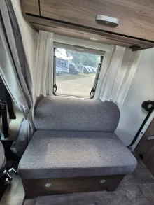 Fahrzeugbild Carado V347 *Holzrost*90L-Tank*2. Außenstauraumkla.* #18
