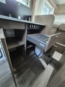Fahrzeugbild Carado V347 *Holzrost*90L-Tank*2. Außenstauraumkla.* #23