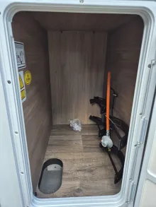 Fahrzeugbild Carado V347 *Holzrost*90L-Tank*2. Außenstauraumkla.* #36