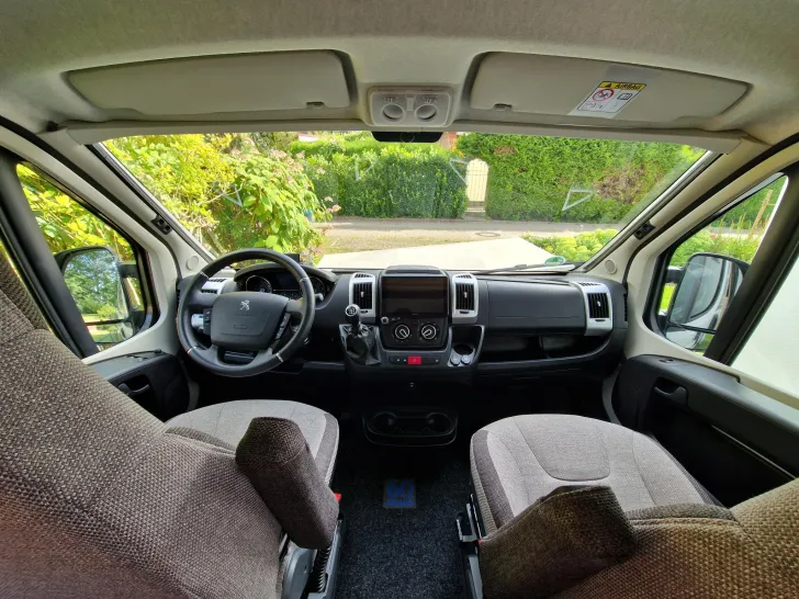 Fahrzeugbild Knaus BoxLife Pro 600 STREET (Peugeot) 60 Years mit Aufstelldach #4