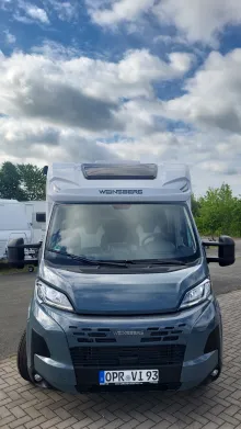 Frontal Vorne Weinsberg CaraSuite 650 MEG EDITION [SPICY] TV/LTE Antenne