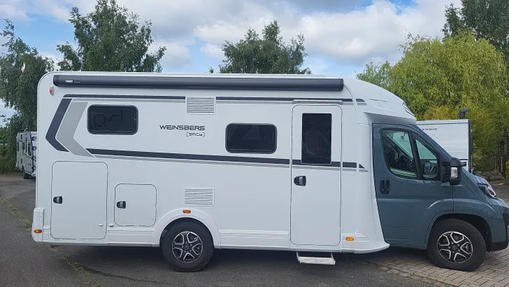 Seitlich Weinsberg CaraSuite 650 MEG EDITION [SPICY] TV/LTE Antenne