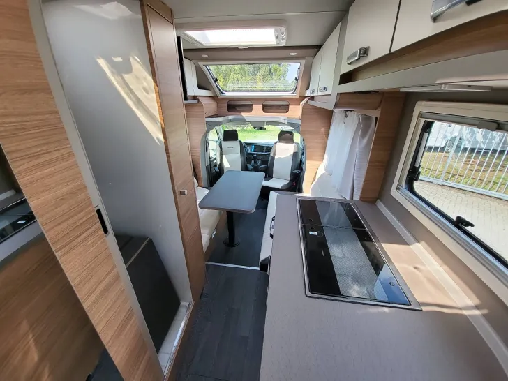 Sicht hinten-vorne Weinsberg X-CURSION VAN 500 LT EDITION [PEPPER]