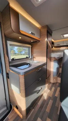 Küchen Weinsberg CaraCompact 600 MEG EDITION [PEPPER] Automatik/140 PS