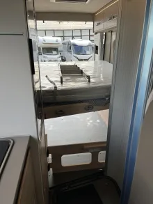 Fahrzeugbild Dethleffs Globetrail 640 HR mit Hubbett 140PS Automatik* #25