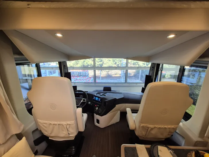 Fahrzeugbild Concorde Liner 1090 GIO Silver | BAR | 920 Ah Lith. #12
